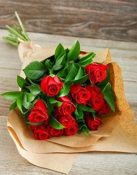 Rose Bouquet in Craft paper